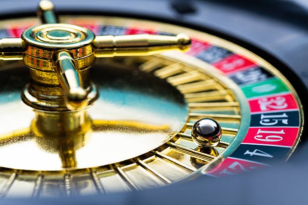 Slot game interface showing Aviator, Sweet Bonanza, and other Popular Games on kambing togel